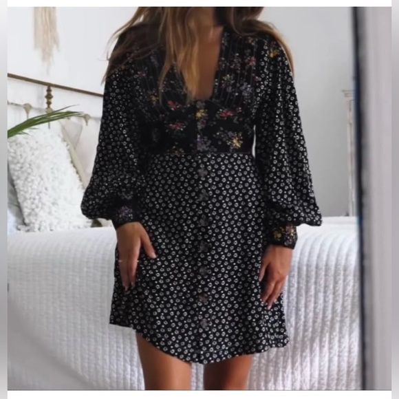 Free People Dresses & Skirts - Free People - Wonderland Mini Dress